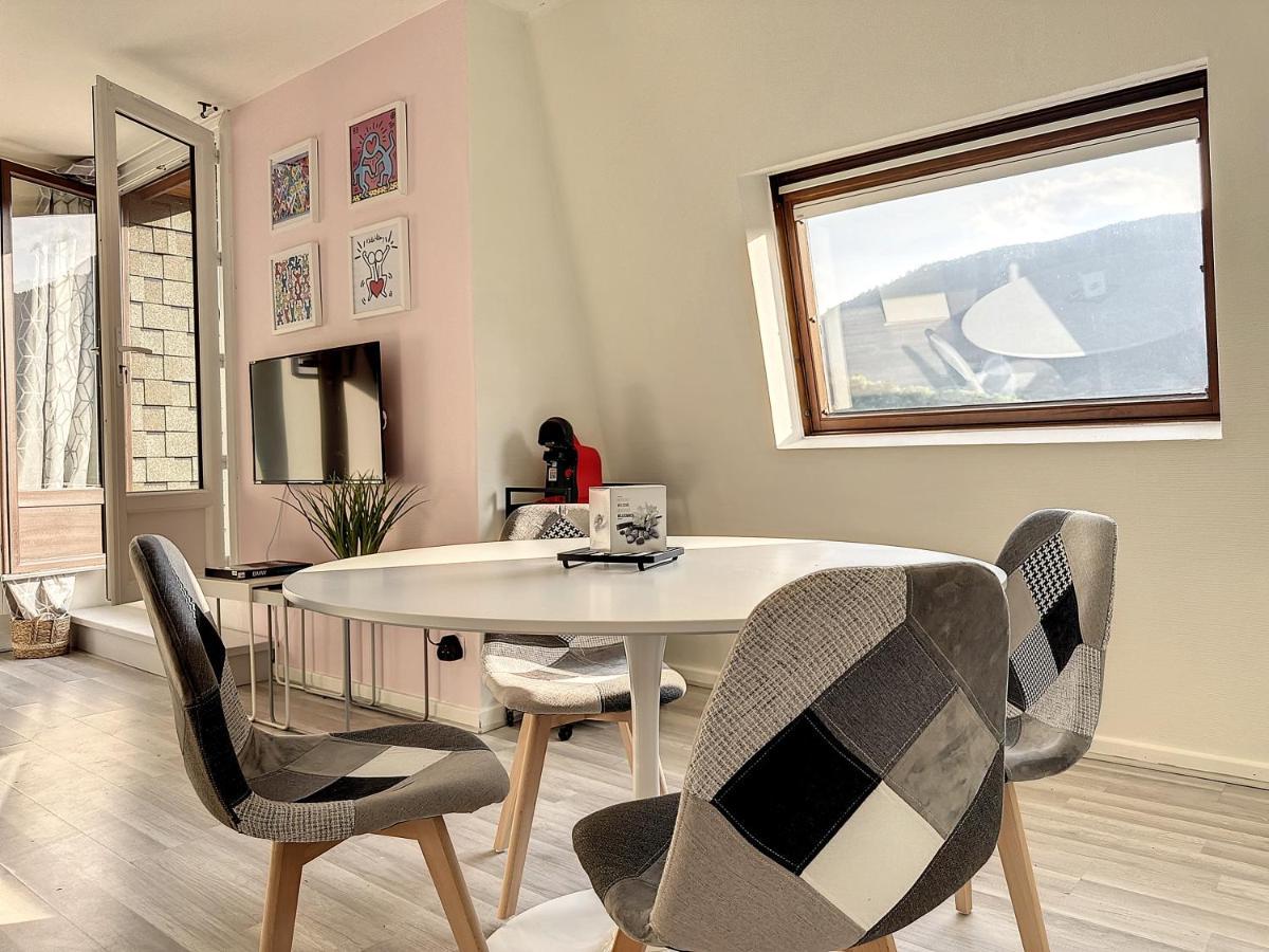 Charmant Appartement Avec Terrasse Parking Ispagnac 外观 照片