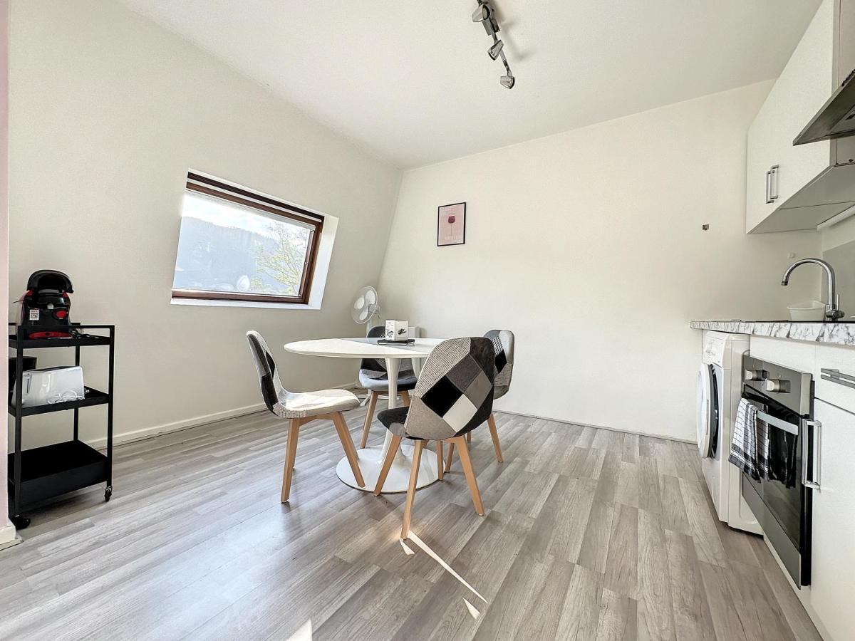 Charmant Appartement Avec Terrasse Parking Ispagnac 外观 照片